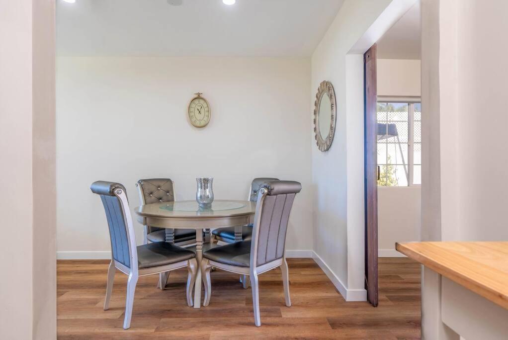Acogedora Casa Cerca De Todo Ferienhaus Los Angeles